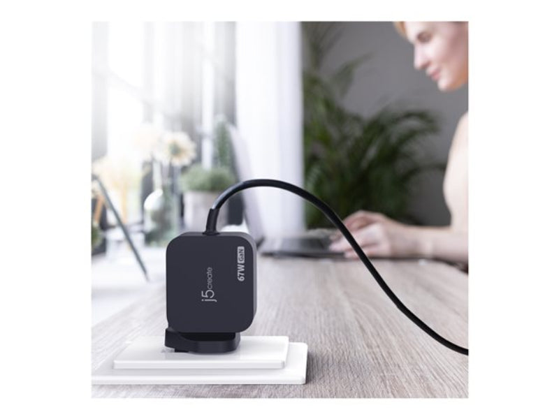 J5CREATE 67W GAN PD USB-C MINI CHARGER