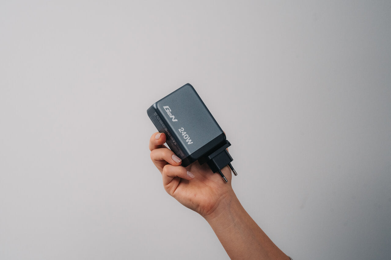 Verbatim GNC-240 GaN Charger 4 240W USB