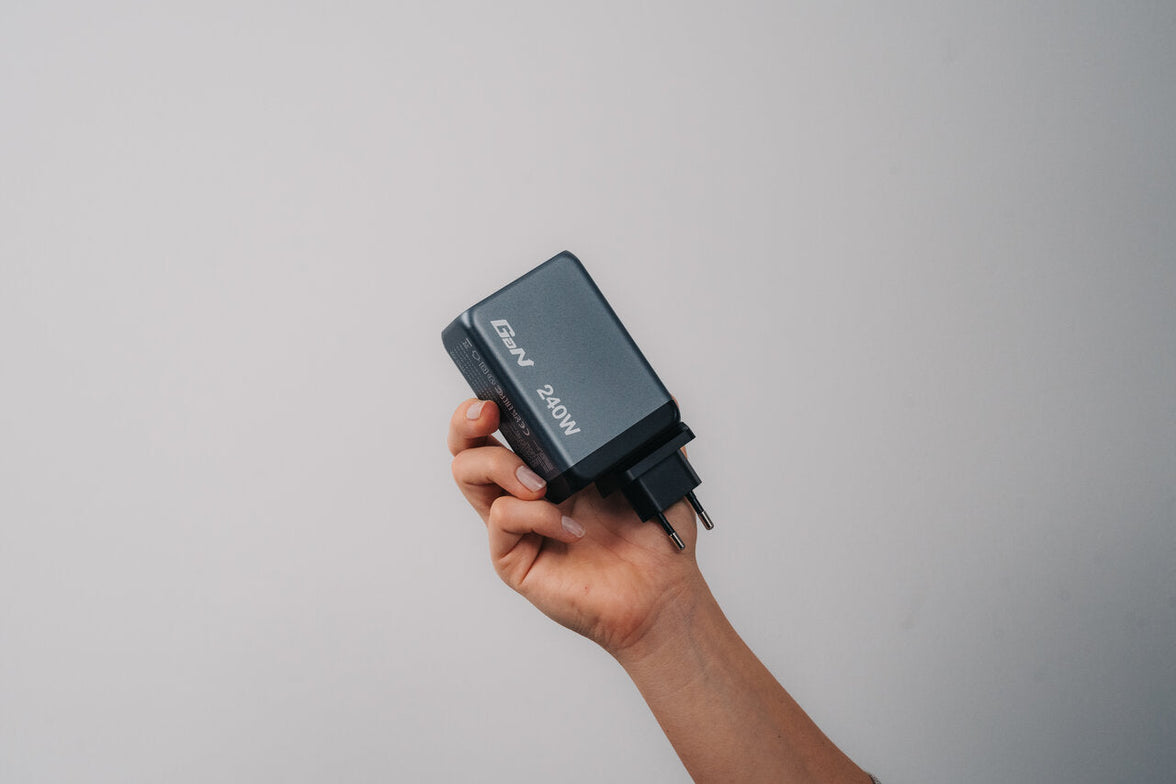 Verbatim GNC-240 GaN Charger 4 240W USB